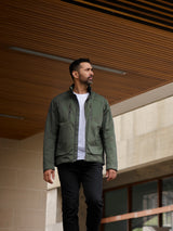 Prav is 6ft, has a 41" chest and wears a Large