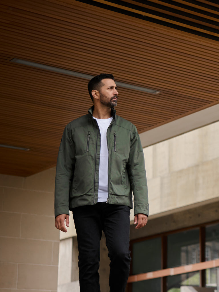 Prav is 6ft, has a 41" chest and wears a Large