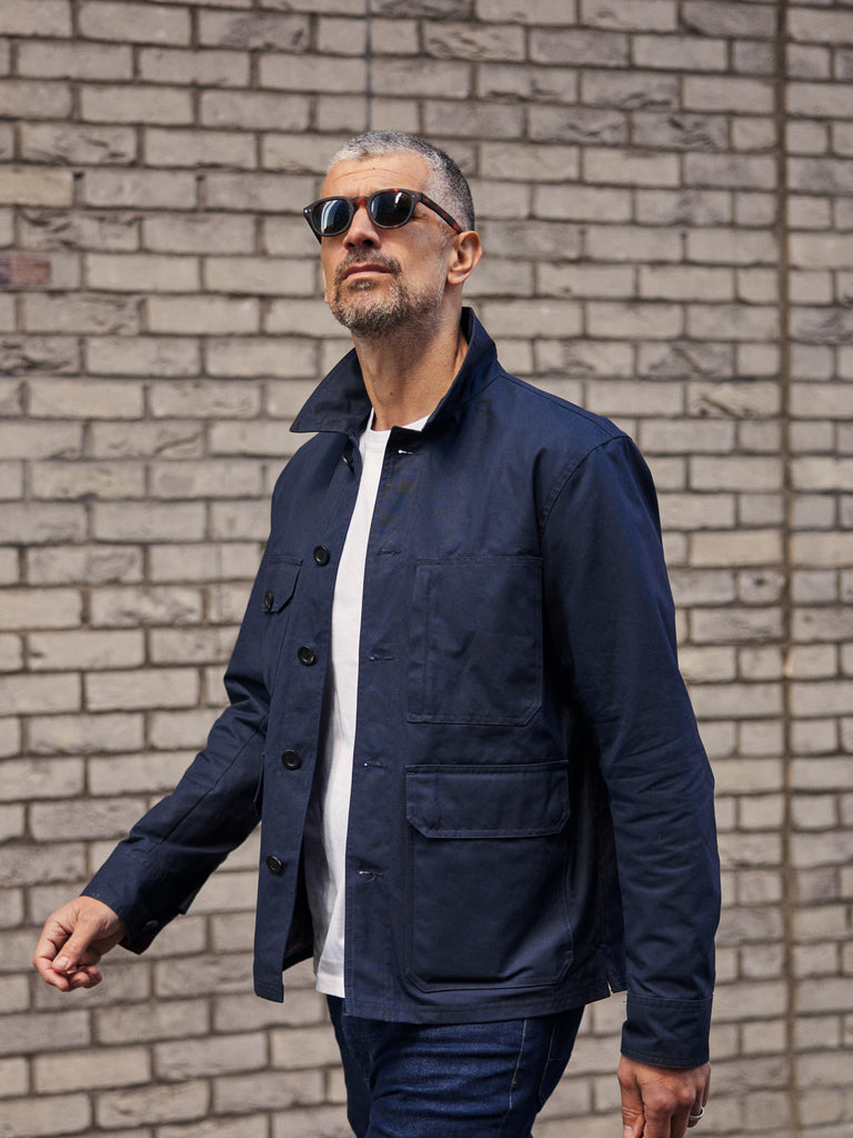 Stuart is 6ft 3, has a 43” chest and wears an Extra Large